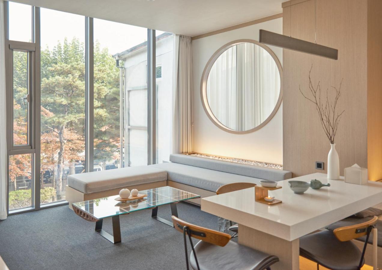 Uh Suite The Seoul Exterior photo