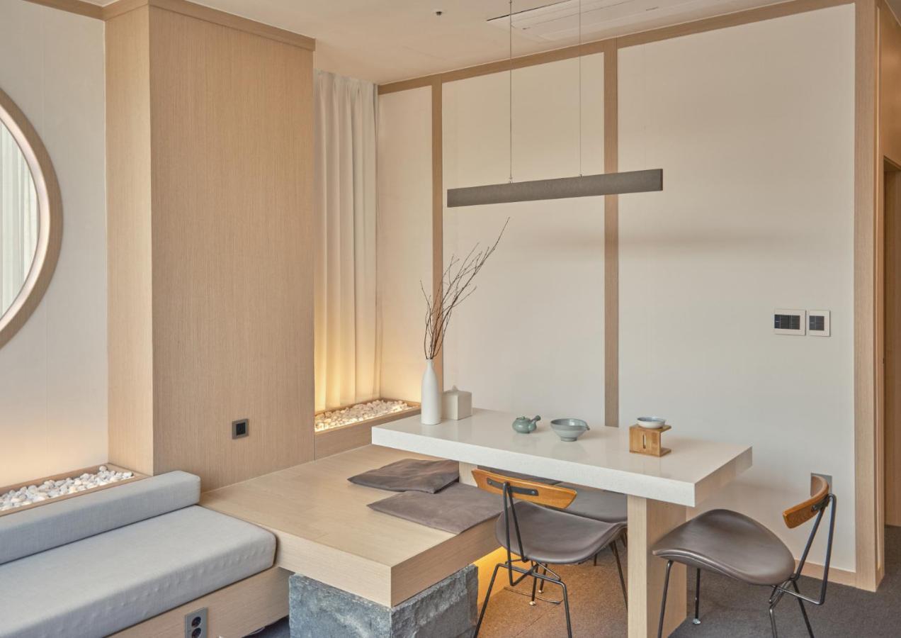 Uh Suite The Seoul Exterior photo