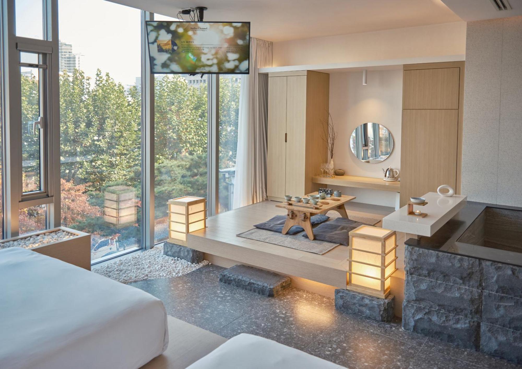 Uh Suite The Seoul Exterior photo