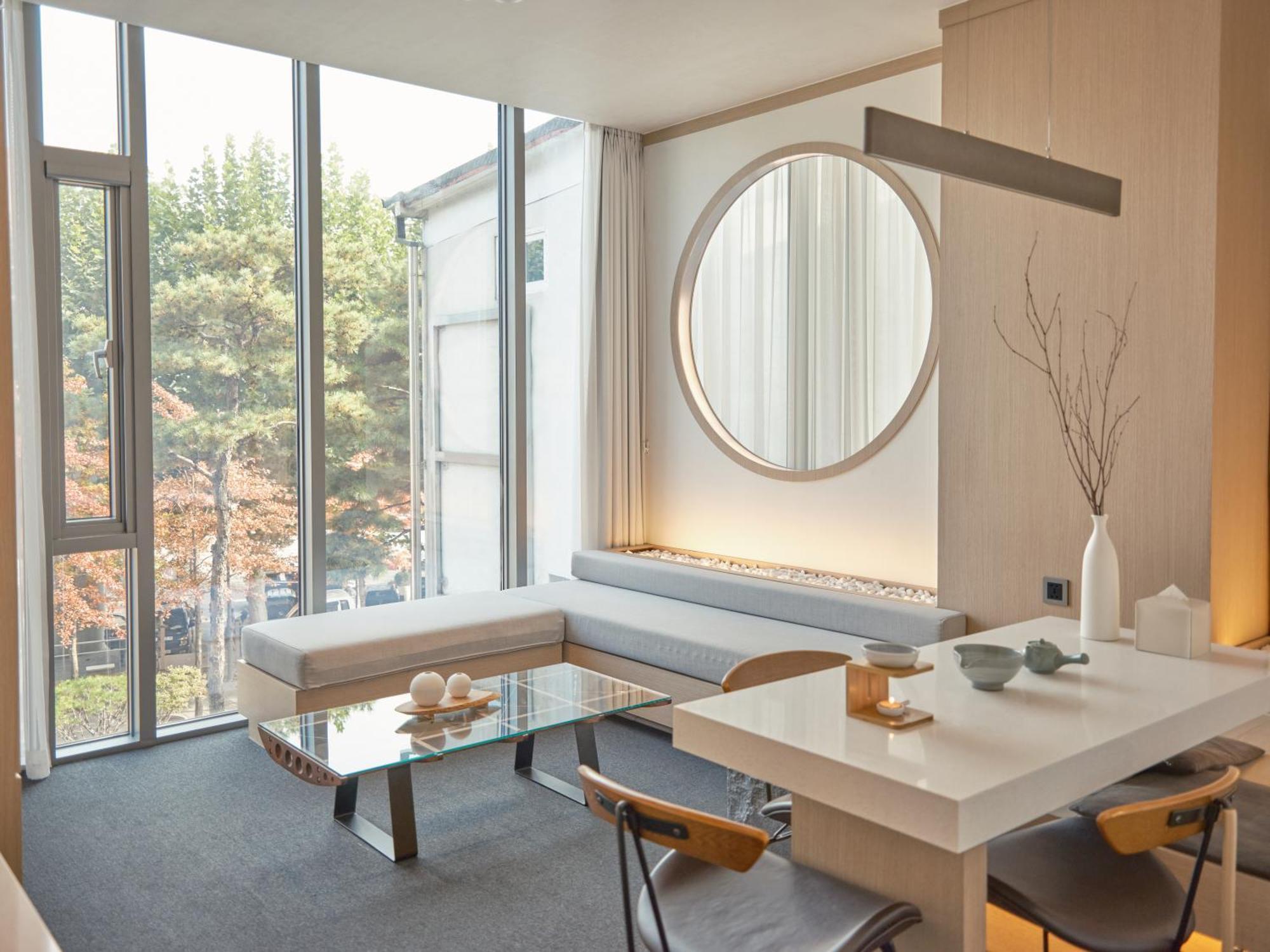 Uh Suite The Seoul Exterior photo